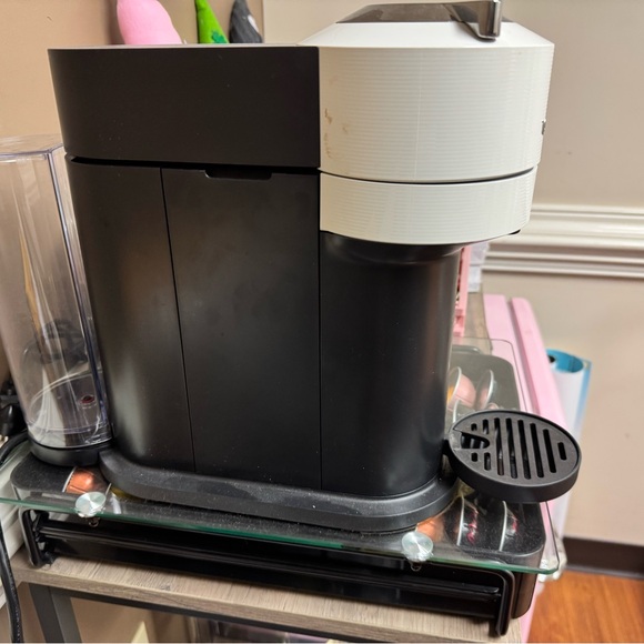 Nespresso Vertuo Next Black and White SOLD - Picture 2 of 4
